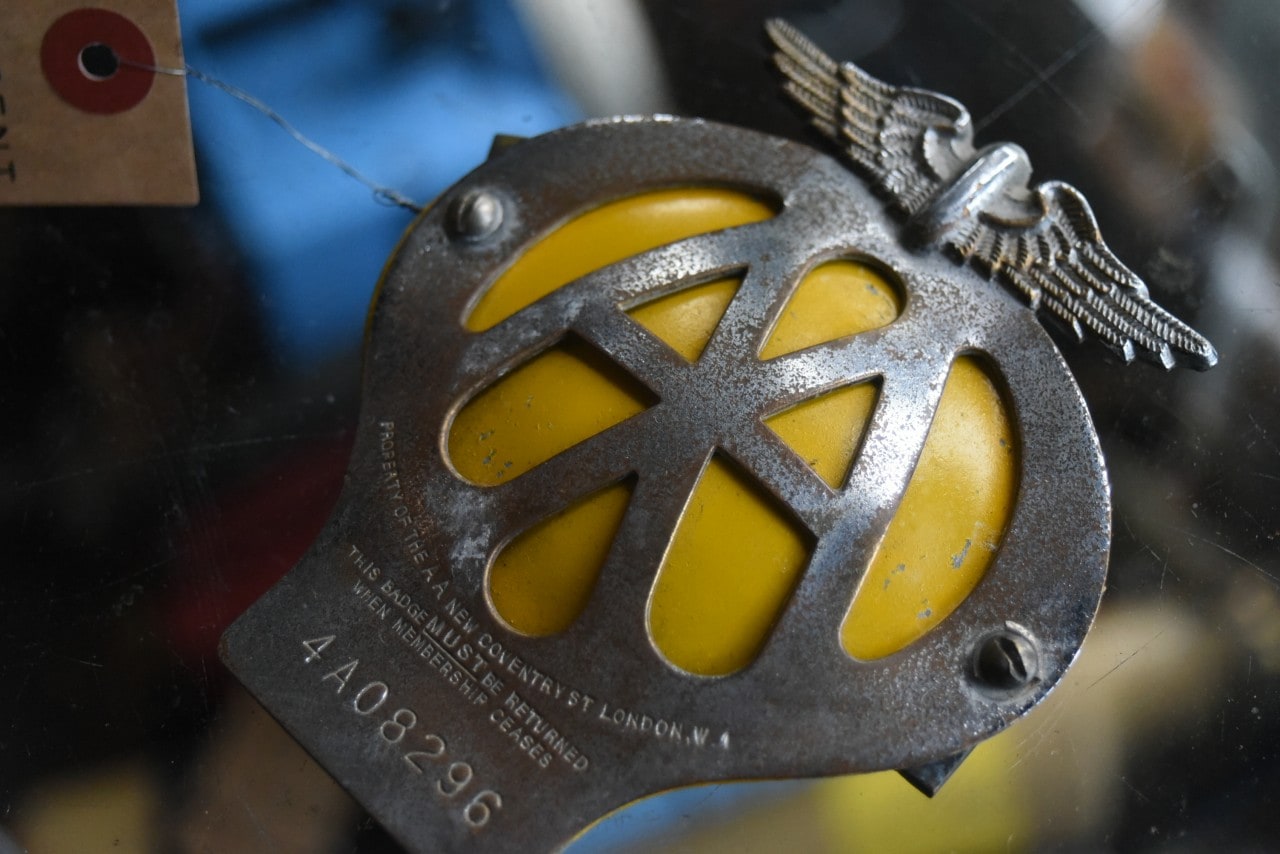 102068 UK ヴィンテージ　AA Automobile Association カーバッチ