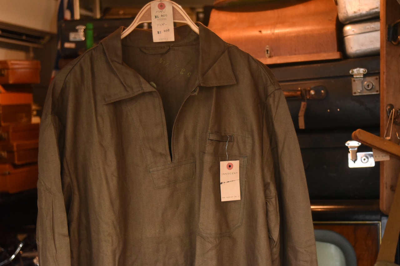 102315 ヨーロッパミリタリー　シャツ　　 ミリタリー サープラス