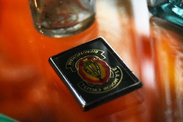 102537 英国　BSA バッジ　バーミンガム・スモール・アームズ　Birmingham Small Arms Trade Association