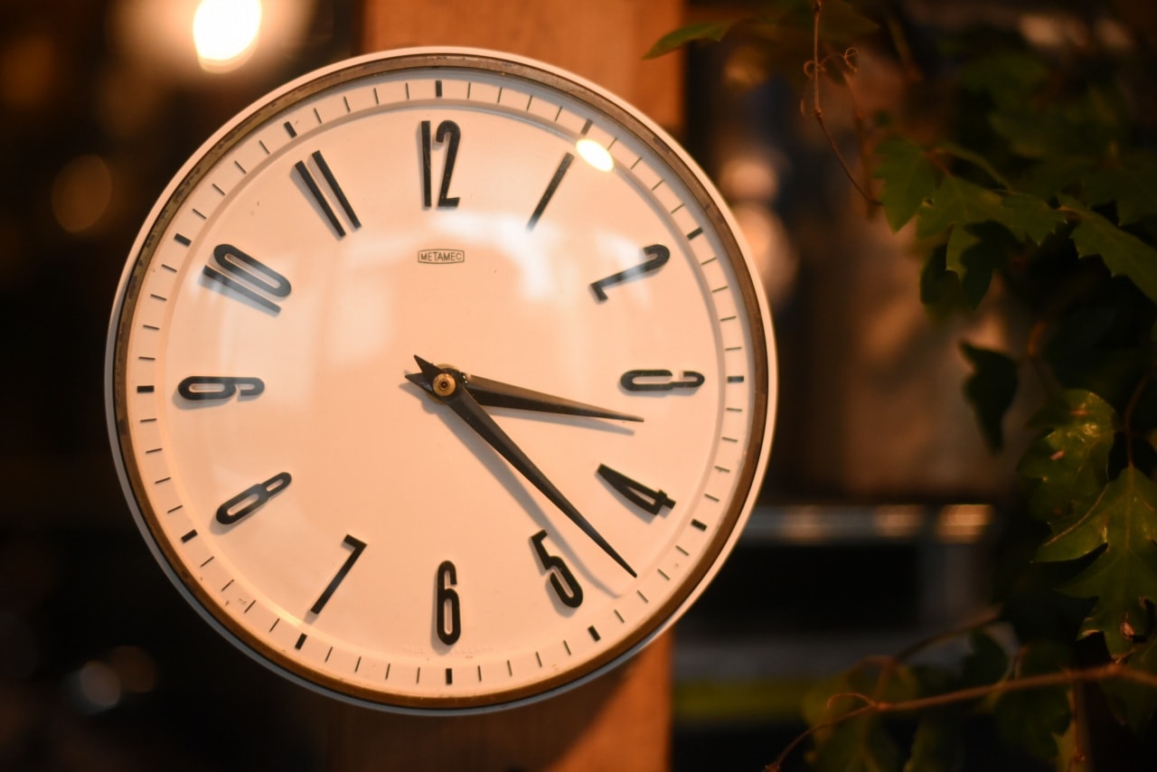 ポンティアックのホイールキャップ壁掛け時計 ポンティアックのホイールキャップ壁掛け時計 楽天市場