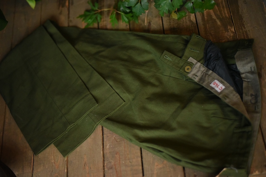 103204 ヴィンテージ　ヨーロッパミリタリー　C146 スウェーデン軍 ワークパンツ 1980年代軍実物
