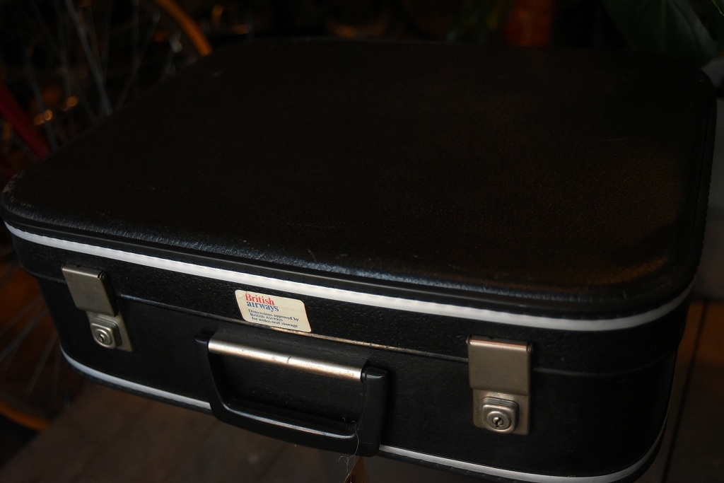 R001 ヴィンテージ　リメイク トランクケース　 英国製