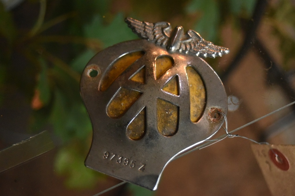 103336 UK ヴィンテージ　二輪用　AA Automobile Association カーバッチ　