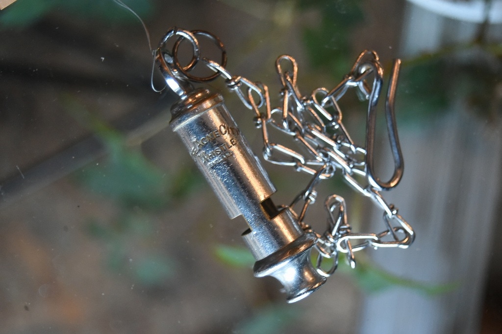 103364 UK ヴィンテージ ポリス ホイッスル MADE IN ENGLAND