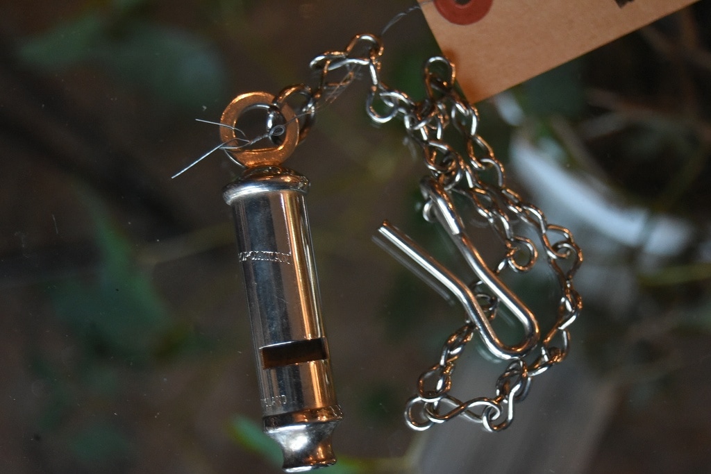 103381 UK ヴィンテージ ポリス ホイッスル MADE IN ENGLAND