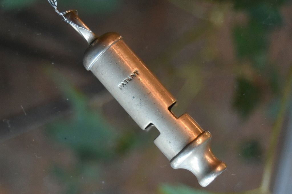 103366 UK ヴィンテージ ポリス ホイッスル MADE IN ENGLAND