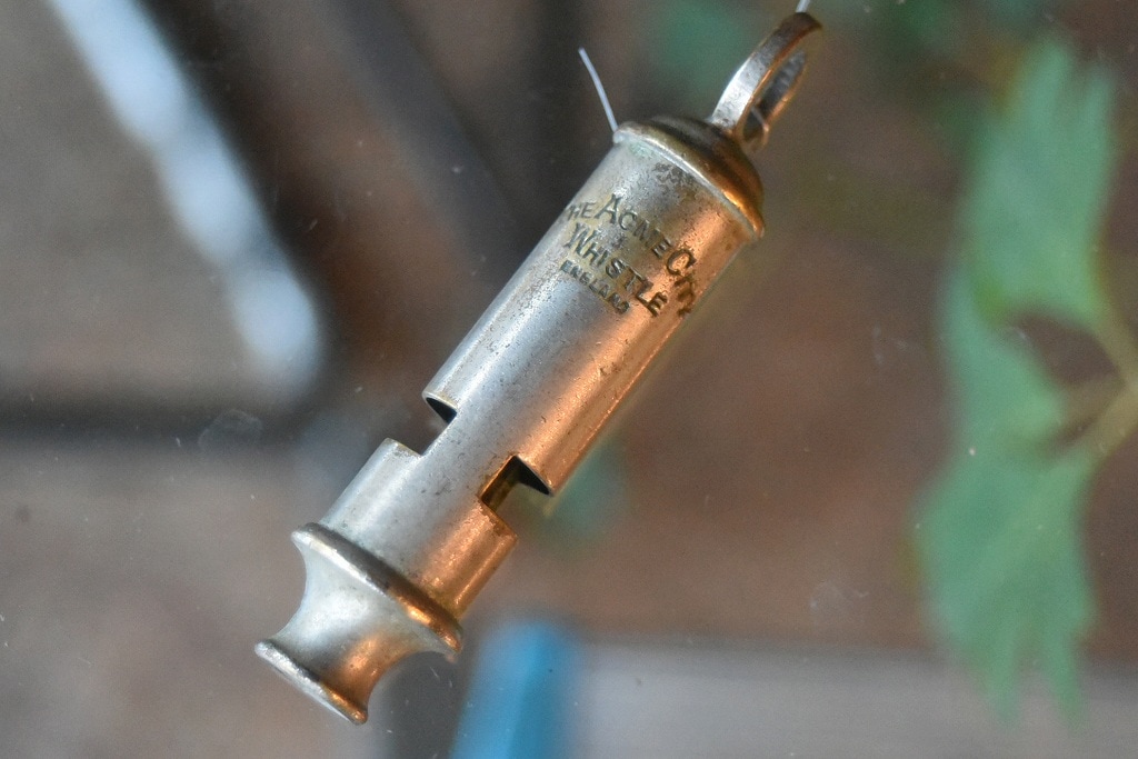 103378 UK ヴィンテージ ポリス ホイッスル MADE IN ENGLAND