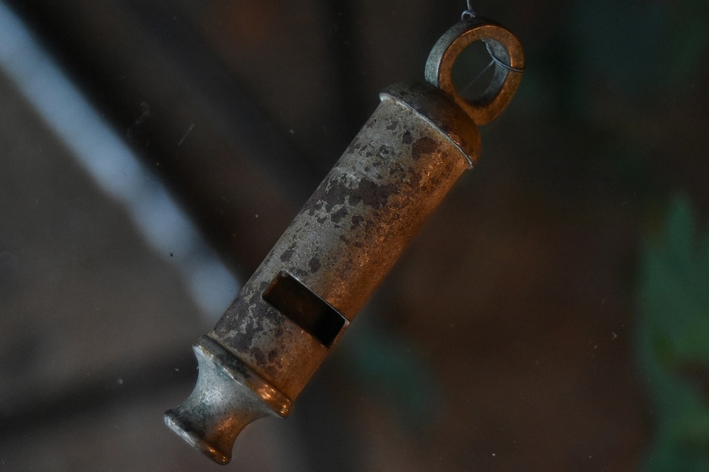 103385 UK ヴィンテージ ポリス ホイッスル MADE IN ENGLAND