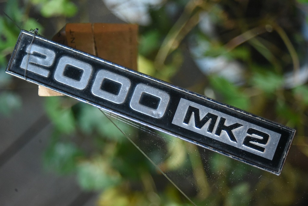 100162 UK ヴィンテージ　 「2000 Mk2」　エンブレム　クラシックカー　オーナメント