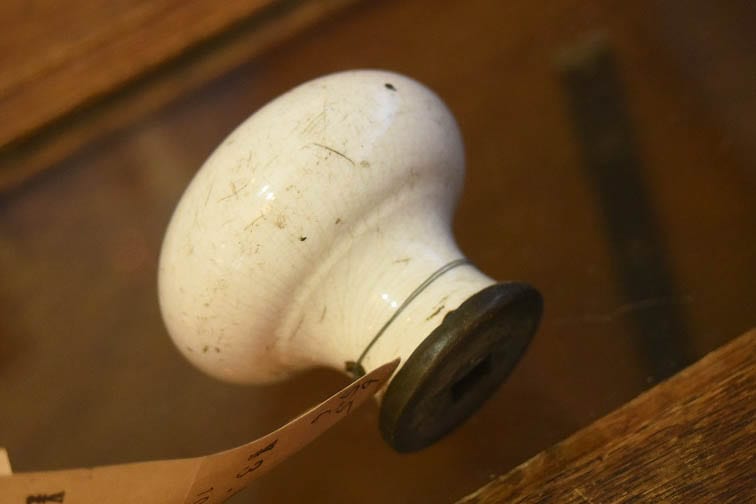 102904 UK ヴィンテージ 引き出しハンドル 英国