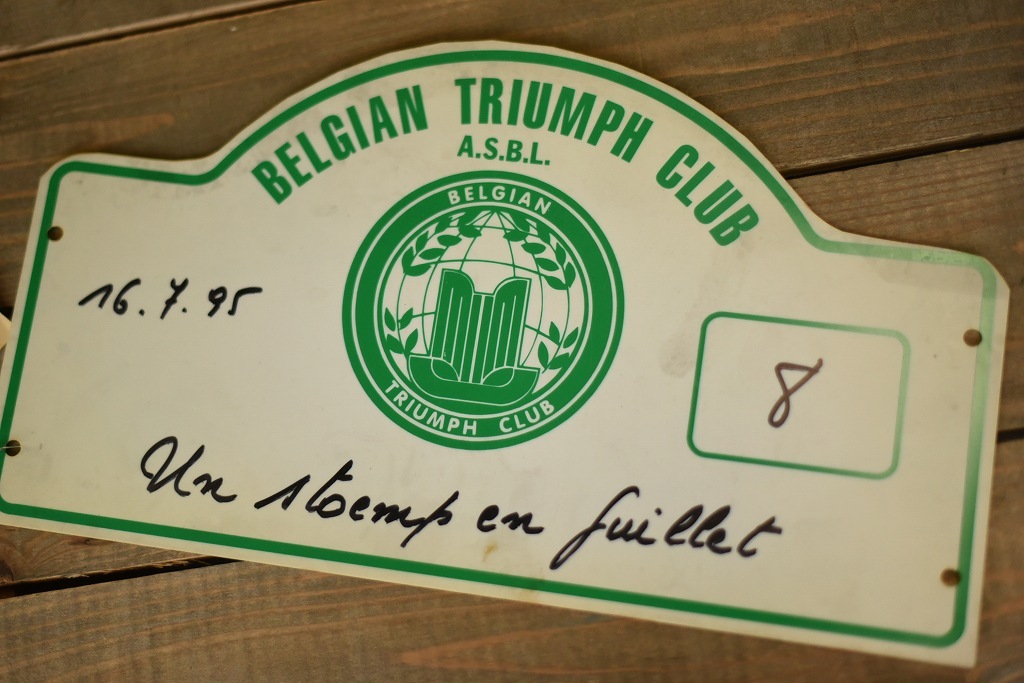 103718 TRIUMPH トライアンフ　ラリープレート　ヴィンテージカークラブ　ナンバー　記念プレート　クラシックカー