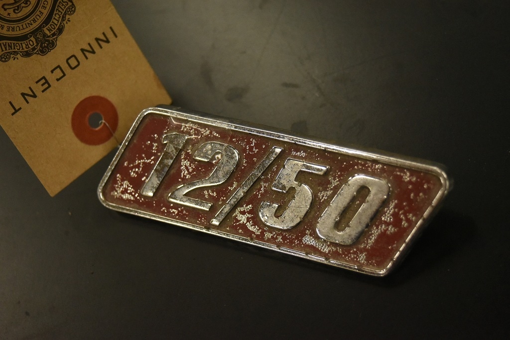 104506 ヴィンテージ 　「Triumph Herald 12/50 トライアンフ」　 旧車　エンブレム　英国 MADE IN ENGLAND