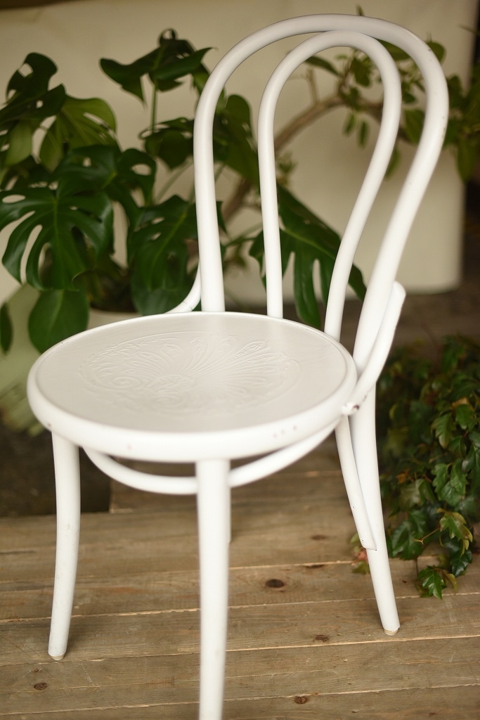 104557　No.18　311018　USED TON CHAIR　中古再塗装品