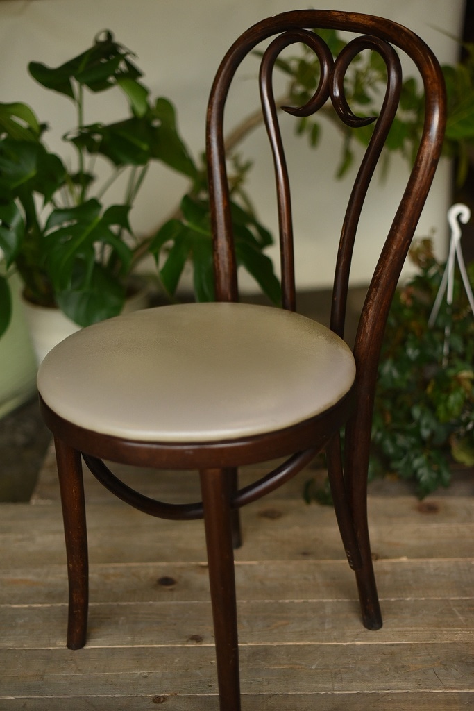 104622　No.16　311016　クッションシート付属　USED TON CHAIR　中古