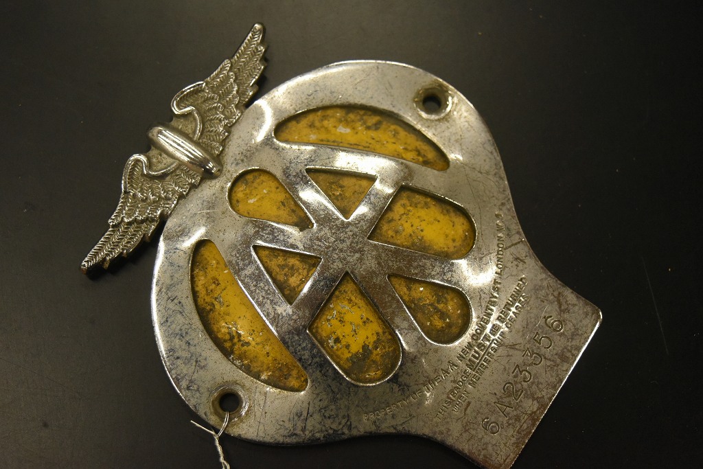 104613 ヴィンテージ　AA 「Automobile Association」 カーバッチ エンブレム　