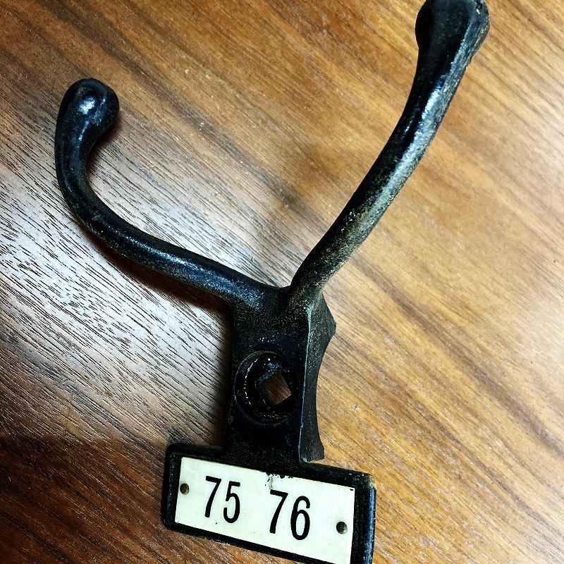 A0024 ヴィンテージ アイアン フック　ウォールハンガー　ダブルフック
