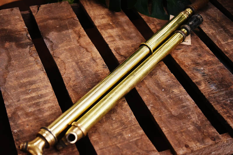 105212 2本セット　真鍮　ブラス　ガーデニング スプレー　ポンプ　MADE IN ENGLAND　英国