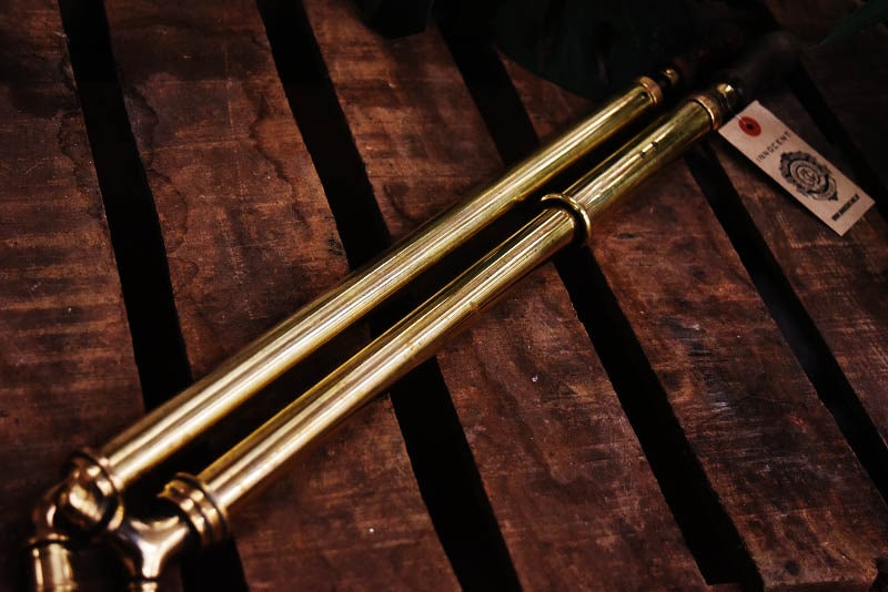 105220 2本セット　真鍮　ブラス　ガーデニング スプレー　ポンプ　MADE IN ENGLAND　英国