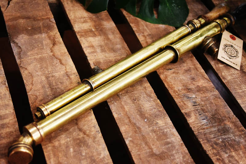 105208 2本セット　真鍮　ブラス　ガーデニング スプレー　ポンプ　MADE IN ENGLAND　英国