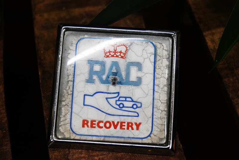 105232 ヴィンテージ　RAC ( Royal Automobile Club )  カーバッチ エンブレム　剥がれ有り