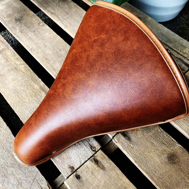 105658  ヴィンテージ　サドル　シート　自転車 汎用品