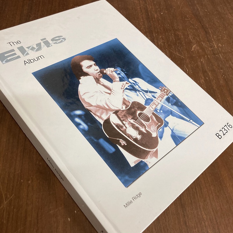 『ELVIS』エルビスプレスリー 米国製　ペーパーバック本 ELVIS』エルビスプレスリー 米国製 ペーパーバック本