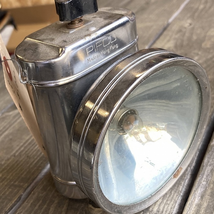 106334 ヴィンテージ　ライト　「PIFCO Made in HongKong」　パーツ　ヘッドライト MADE IN HONGKONG