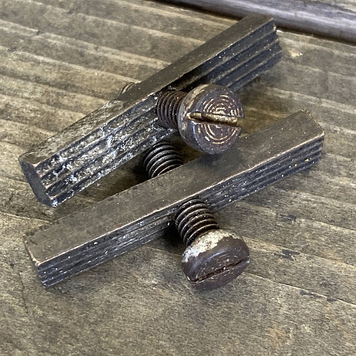 106460 UK ヴィンテージ　 カーバッチ用　取付金具