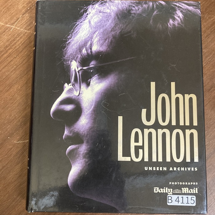 B4115　「John Lennon UNSEEN ARCHIVES」英国音楽書籍