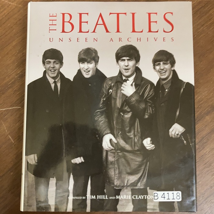 B4118　「THE BEATLES UNSEEN ARCHIVES」英国音楽書籍