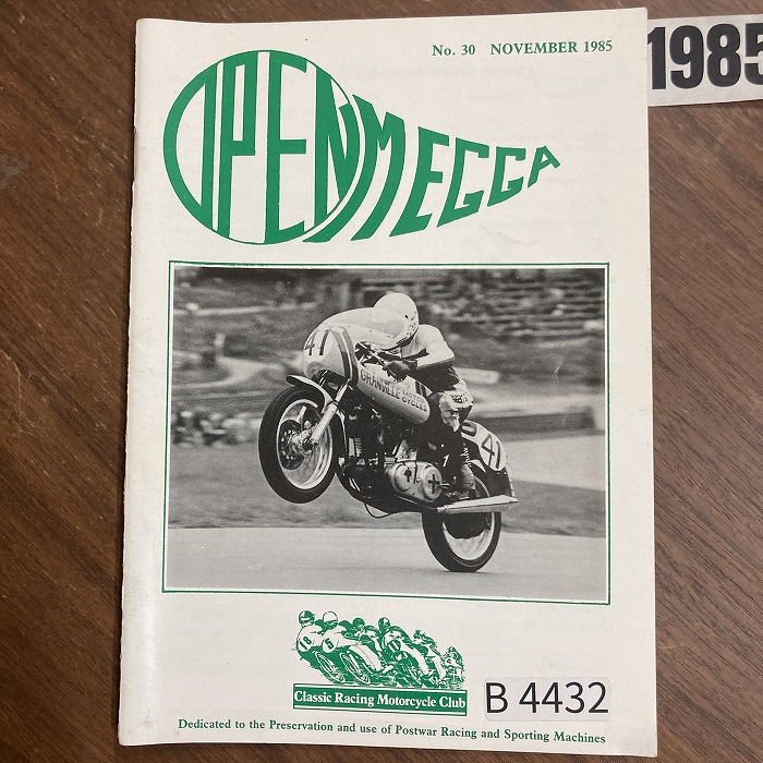 B4432　1985　「Classic Racing Motorcycle Club OPEN MEGGA」英国 旧車雑誌