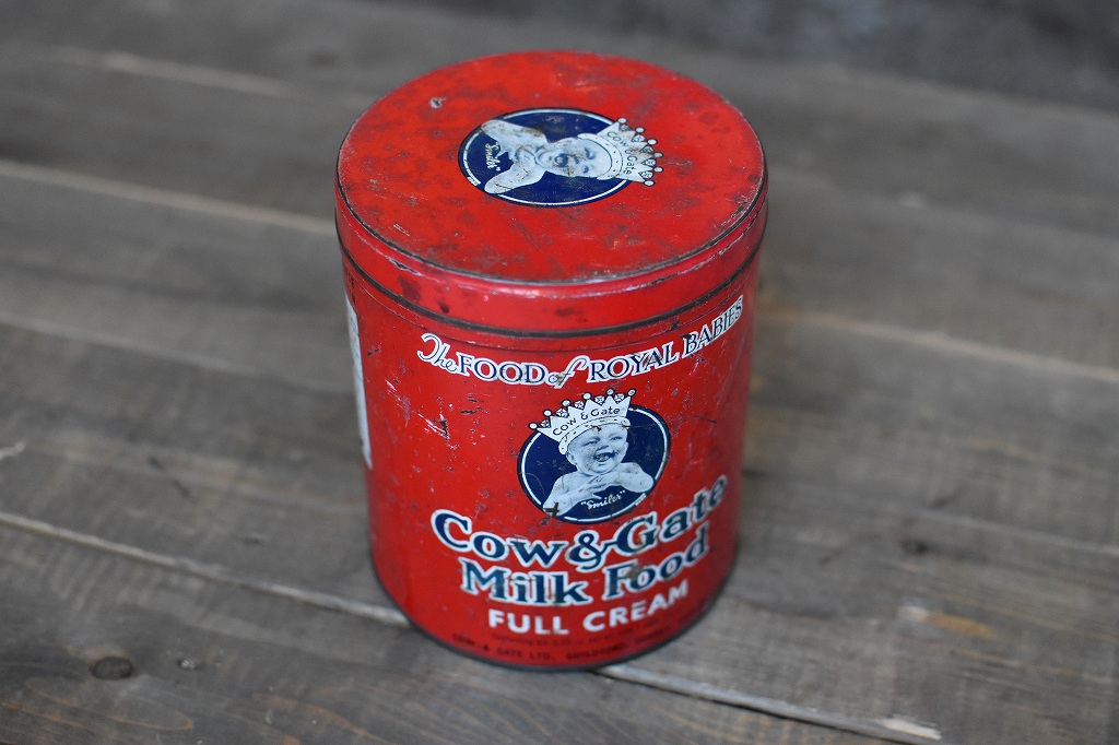 106759 「ROYAL BABIES」Cow & Gate Milk Food Full Cream ミルク缶