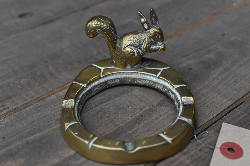 106853　ペーパーウェイト　ウサギ　置物　真鍮製　ブラス