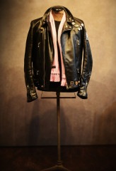 ATTRACTIONS×INNOCENT コラボレーションモデル 「WEARMASTERS SCARF 」 特注カラー DustyPink　スカーフ|アパレル|INNOCENTORIGINAL！