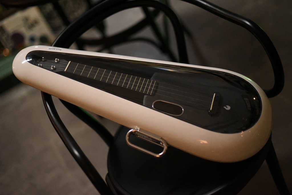 R0125 レンタル  「LAVA MUSIC」 ラヴァミュージック ウクレレ