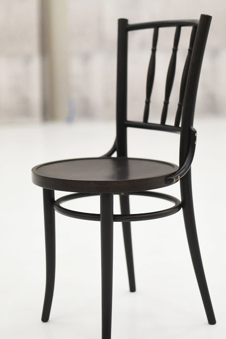 脚に難あり品　1脚　TON　Dejavu No.378　311378 ウインザー　B4　ダークウッド