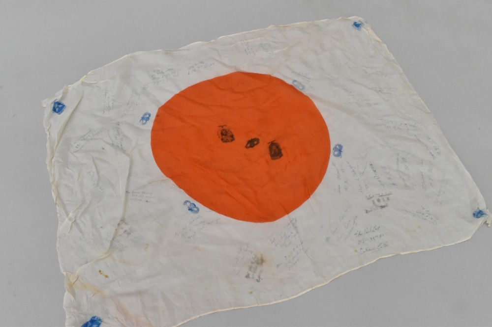 108802 ヴィンテージ 大判 スカーフ  日本国旗 寄せ書き シルク100%