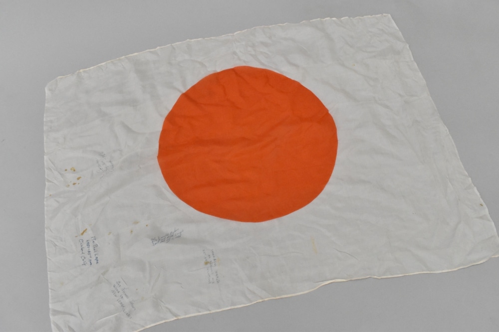 108801 ヴィンテージ 大判 スカーフ  日本国旗 寄せ書き シルク100%
