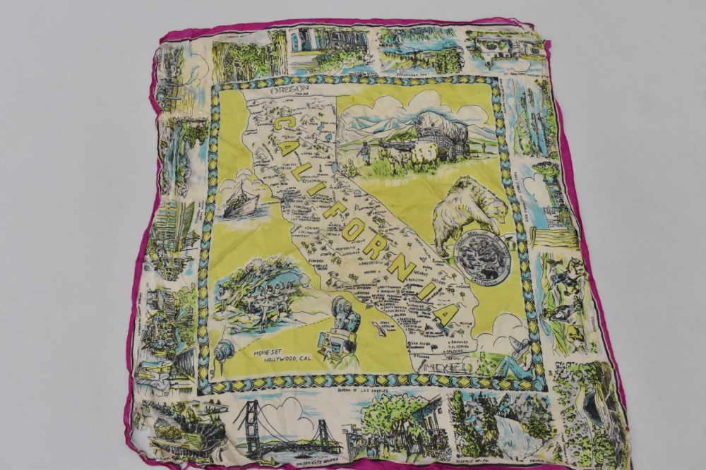 108794 ヴィンテージ 大判 スーベニア スカーフ  シルク100% Souvenir scarf