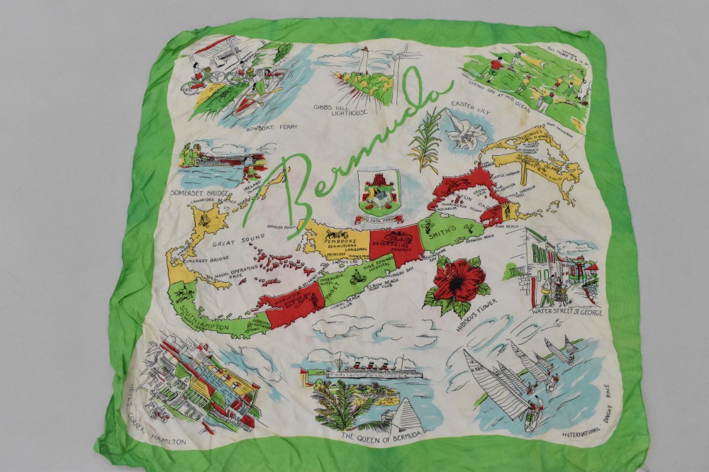 108790 ヴィンテージ 大判 スーベニア スカーフ  シルク100% Souvenir scarf