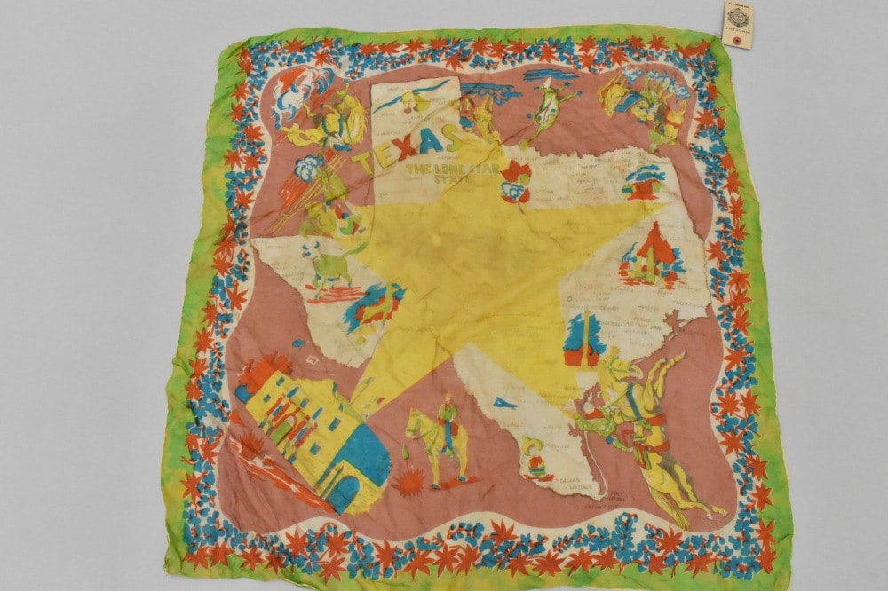 108824 ヴィンテージ 大判 スーベニア スカーフ  シルク100% Souvenir scarf