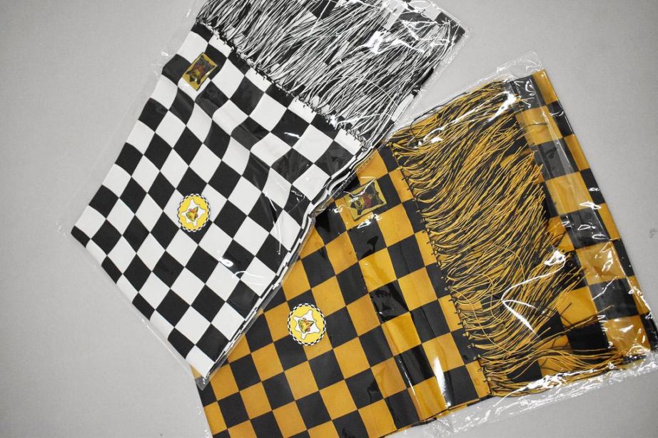 英国 「GOLDTOP」「100% Silk Motorcycle Scarf」 100%シルク モーターサイクルスカーフ　COLOR：Chequered GOLD / WHITE
