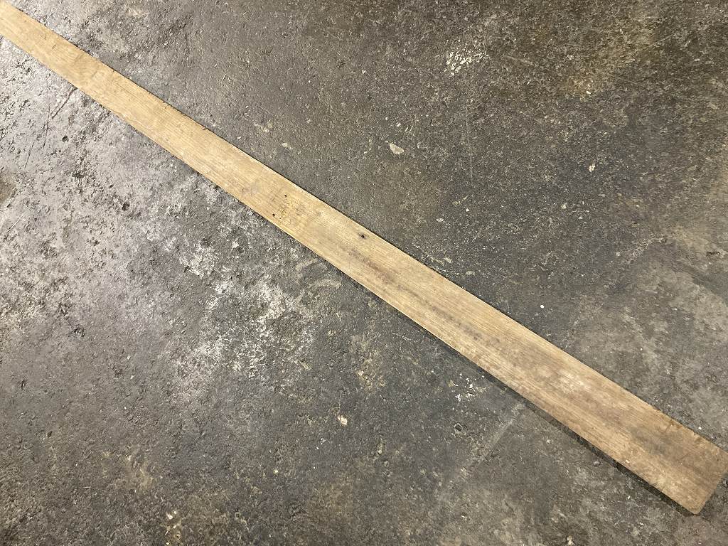 C0038 古木 古材 ライトオーク　古材板　Height：241cm  Width ：10cm  Depth ：2cm