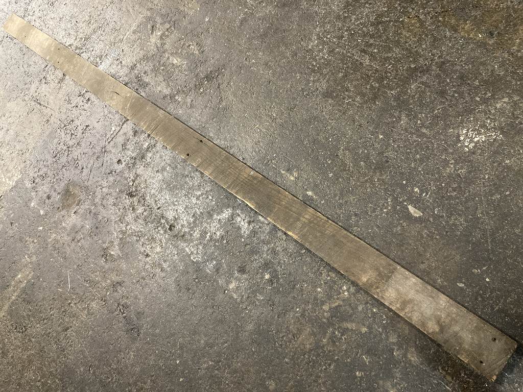 C0042 古木 古材 ライトオーク　古材板　Height：247cm  Width ：9.5cm  Depth ：2cm
