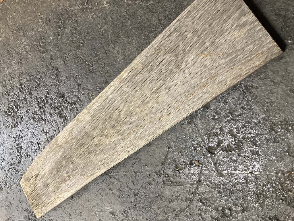 C0174 古木 古材 ライトオーク　古材板　Height：82cm  Width ：16cm  Depth ：2.8cm