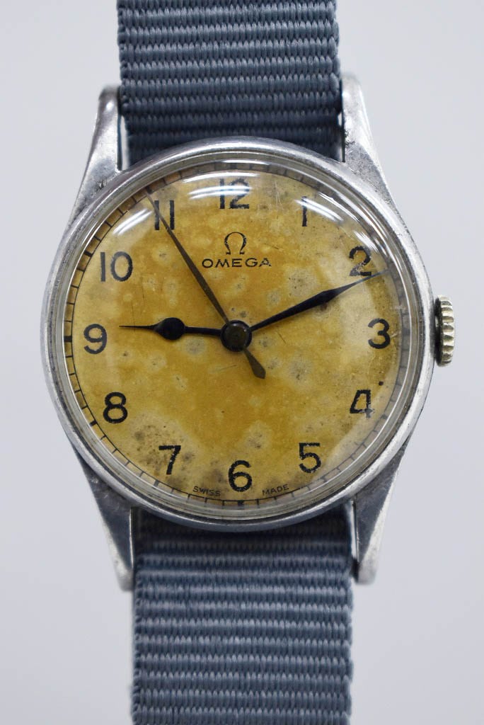 109083 腕時計 30s-40s OMEGA社製 ミリタリーウォッチ 手巻き 稼働品 軍用時計 アロー刻印