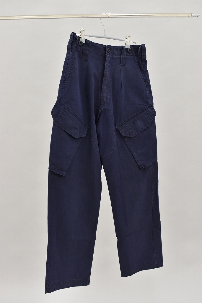 109062 イギリス軍　実物　ROYAL ARMY COMBAT ロイヤルネイビー TROUSERS COMBAT NAVY BLUE カーゴパンツ