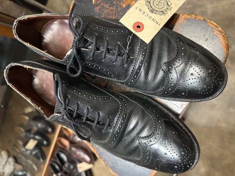 109824 レザーシューズ  MADE IN CANADA 内羽根 WING TIP SIZE 9 1/2