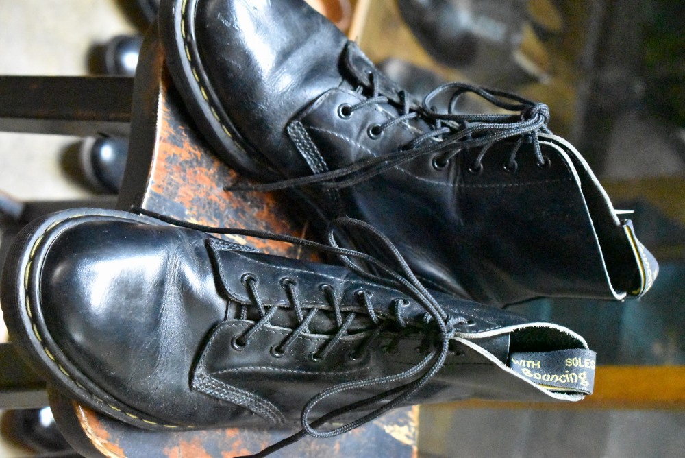 109192 ヴィンテージ　ブーツ　「ドクターマーチン」　Dr. Martens　7ホール MADE IN ENGLAND