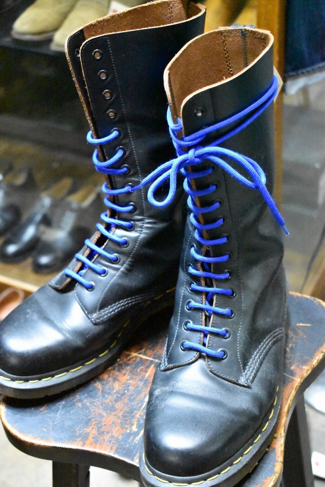109435 ヴィンテージ　ブーツ　「ドクターマーチン」　Dr. Martens　14ホール MADE IN ENGLAND